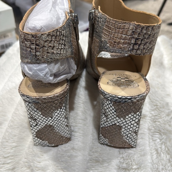 BNIB Vince Camuto Block Heeled Shoes | Taupe & Silver Snake Pattern | Size 10.5 - Picture 6 of 7